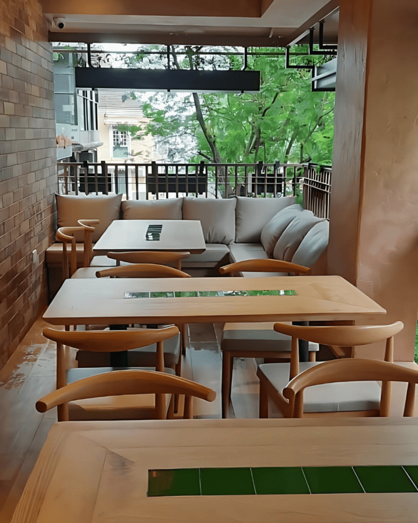 Poee & Co. Interior
