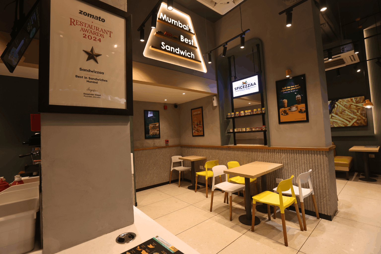 Sandwizzaa Interior