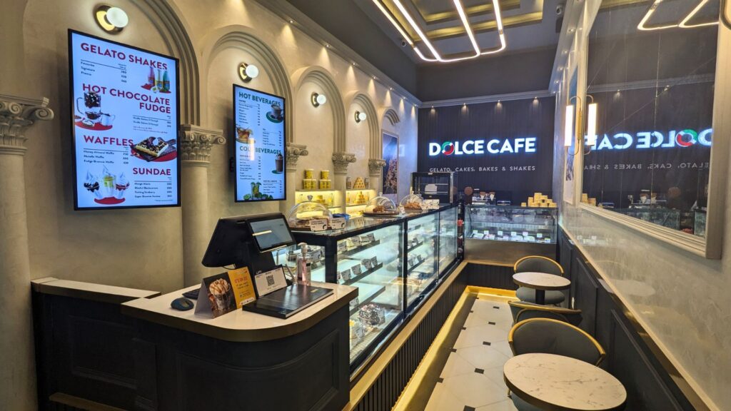 Dolce Café Interior