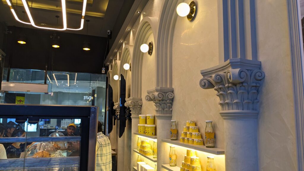 Dolce Café Interior