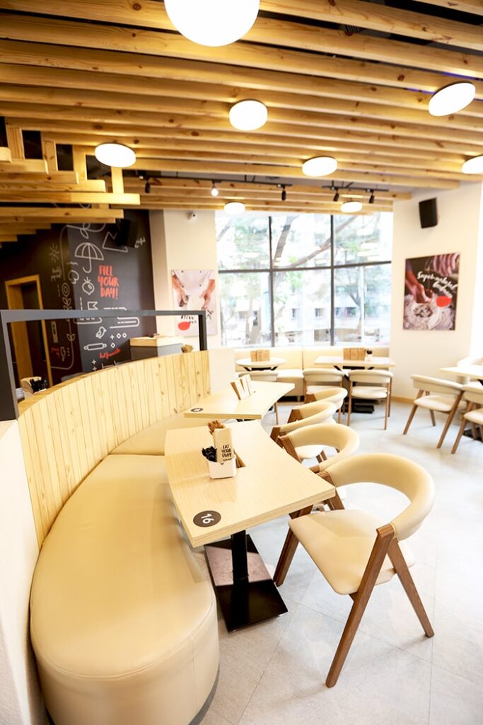 Sandoitchi Interior