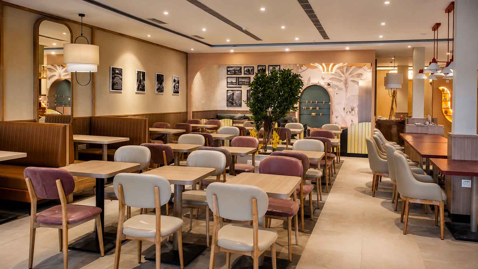 Uttham Midway Lounge